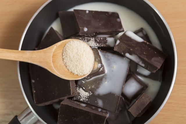 生チョコは生クリームなしの牛乳で代用できる？その違いや比率は？